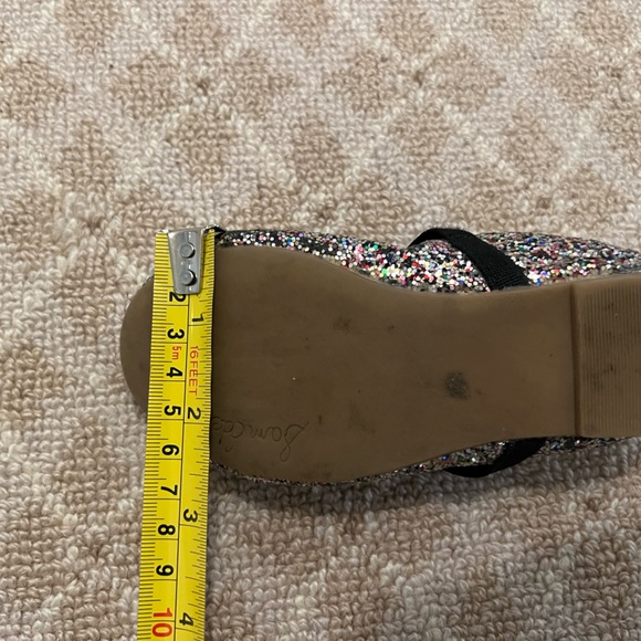 Adorable sparkly girls 9T Sam Edelman shoes! Great for a special occasion - Picture 3 of 4